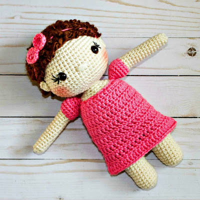 Free Crochet Doll Pattern- The Friendly Mae