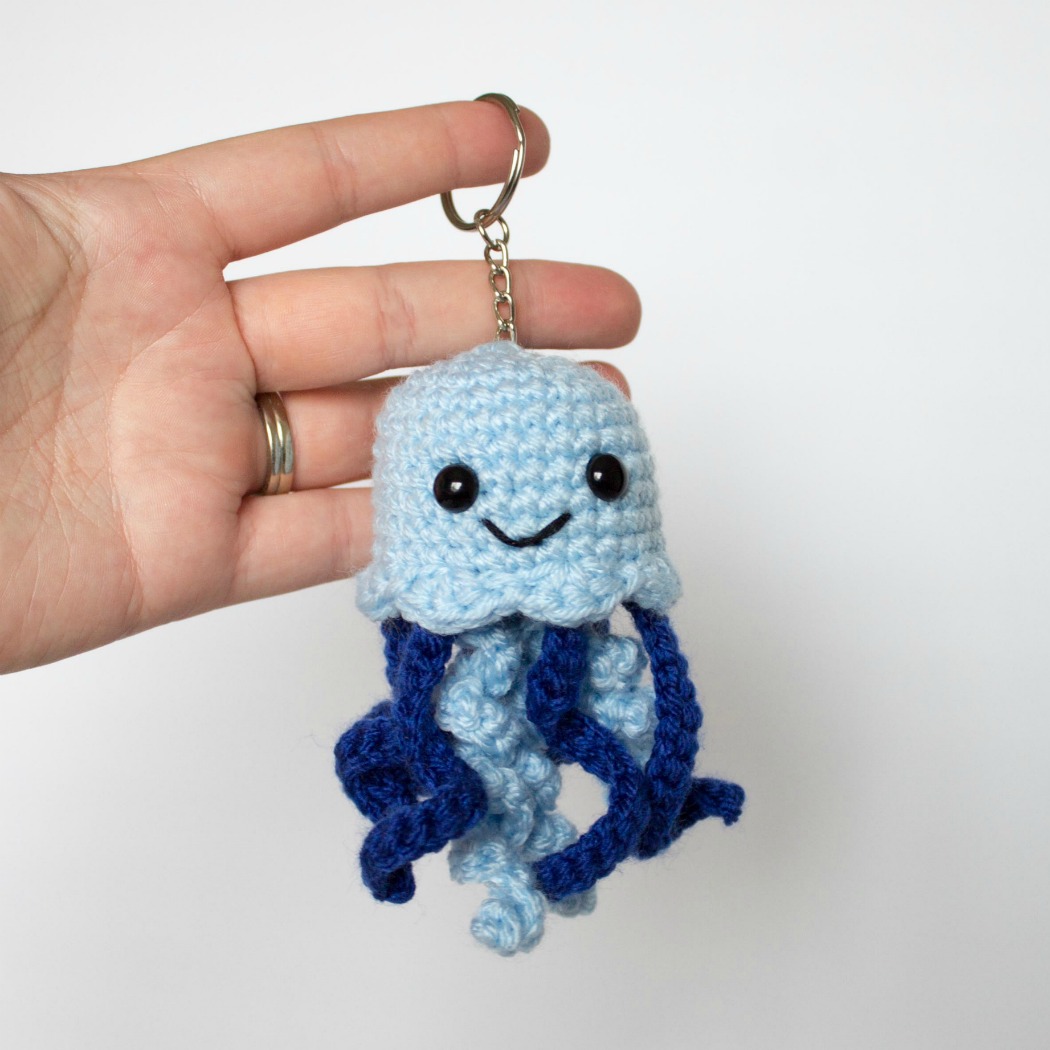 Crochet Jellyfish Pattern- keychain - thefriendlyredfox.com